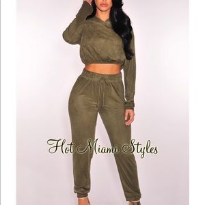 NWOT Two piece suede jogging suit set